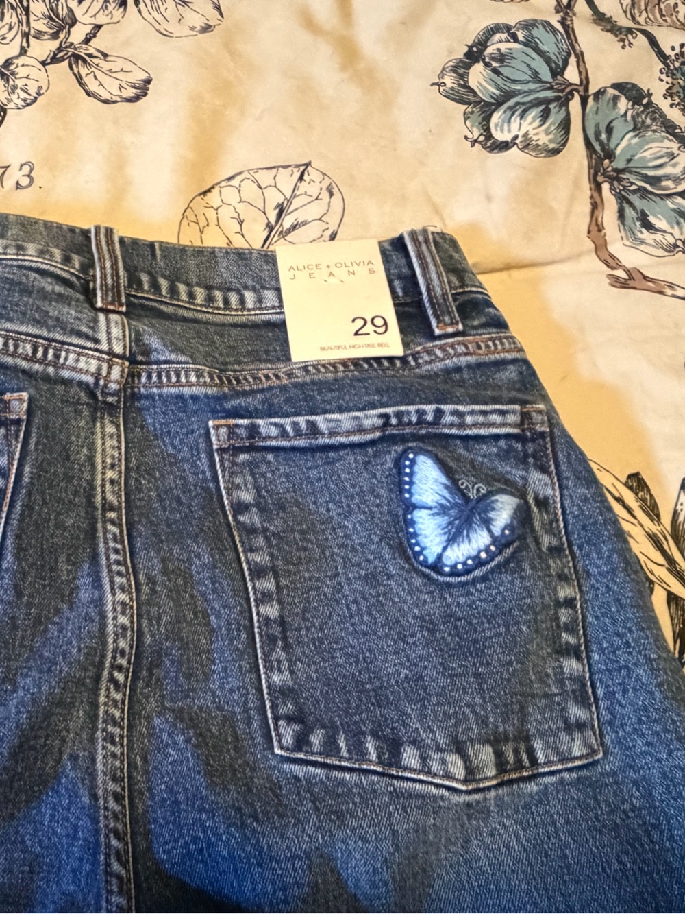 Alice & Olivia BEAUTIFUL EMBROIDERED JEAN 29 NWT - Picture 6 of 12